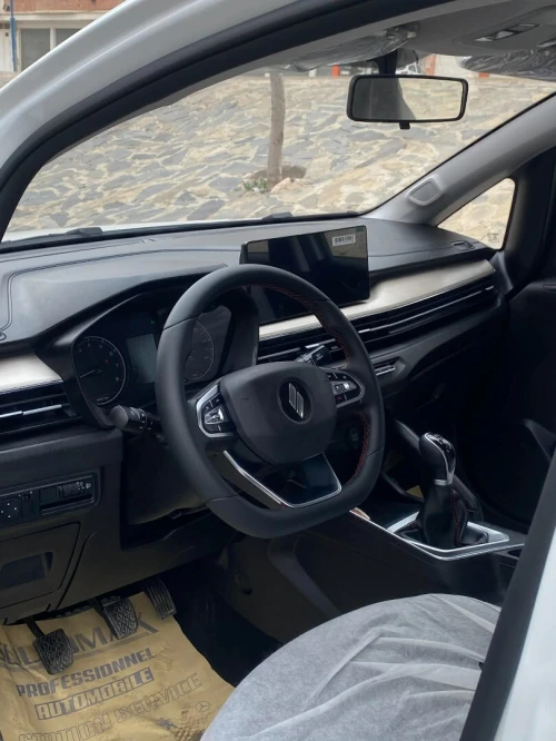 Livan X3 Pro  2025 Geely