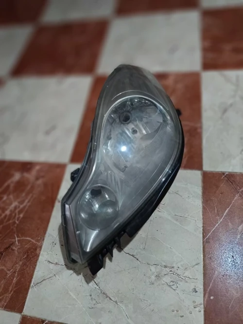 À vendre : Phare avant gauche Renault Symbol
