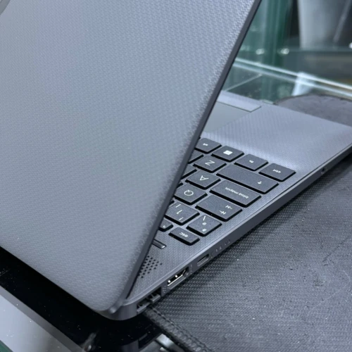 VENDU - HP 250 G9, i7-1255U, 32GB, 1TB SSD, iRis Xe