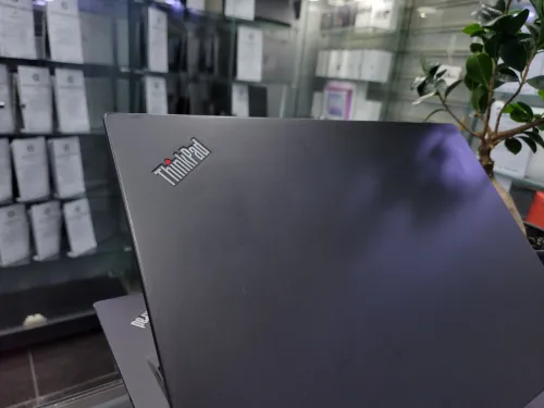VENDU - LENOVO THINKPAD T490S, i5vPro 8365U, 16GB, 512GB SSD