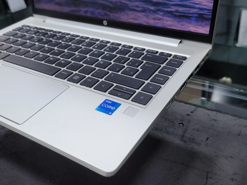 VENDU - HP PROBOOK 640 G8, i5-1135G7, 16GB, 512GB SSD, iRis Xe