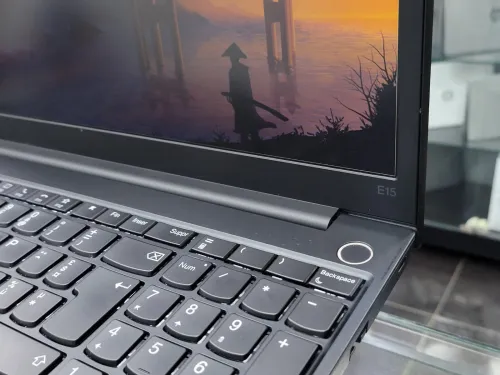 VENDU - LENOVO THINKPAD E15 GEN 2, i7-1165G7, 16GB, 512GB SSD, IRIS XE