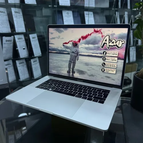 VENDU - MacBook Pro 15" TouchBar 2016, i7-6820HQ, 16GB, 512GB SSD, Radeon Pro 455