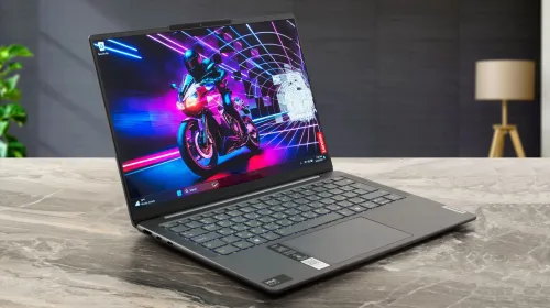 VENDU - Lenovo Yoga Slim 7i OLED , Intel Core Ultra 7 155H , 32GB LPDDR5X , 1TB SSD , 14" OLED