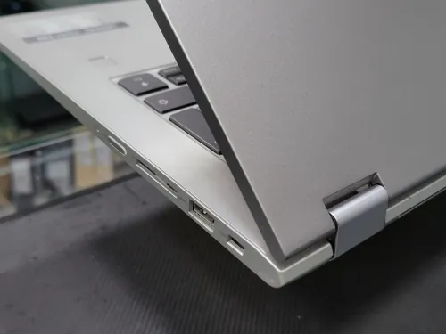 VENDU - LENOVO YOGA 530 2in1, i5-8250U, 8GB, 512GB SSD