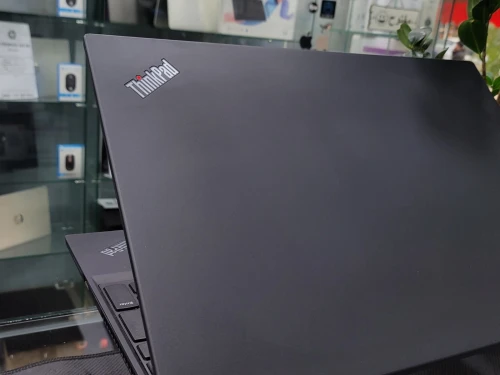 VENDU - LENOVO THINKPAD T15, i5-10210U, 16GB, 512GB SSD, MX330
