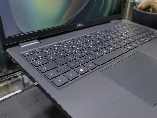 VENDU - DELL LATITUDE 3520, i5-1135G7, 8GB, 256GB SSD