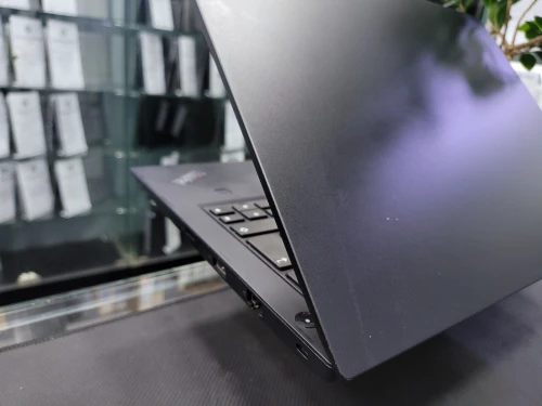 VENDU LENOVO THINKPAD E490, i7-8565U, 8GB, 1256GB SSD