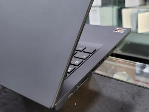 VENDU - LENOVO THINKPAD T14 Gen 1, Ryzen 5 Pro 4650U, 16GB, 256GB SSD