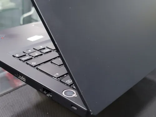 VENDU - LENOVO THINKPAD E14, i5-10210U, 8GB, 256GB SSD