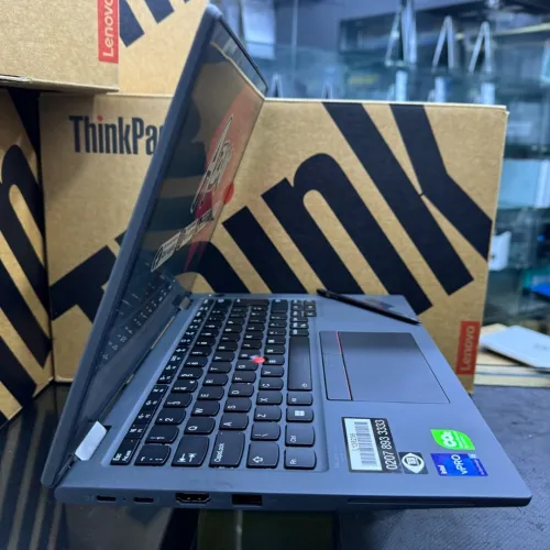 VENDU - LENOVO THINKPAD X13 Gen 3, i5-1245U, 16GB, 256GB SSD