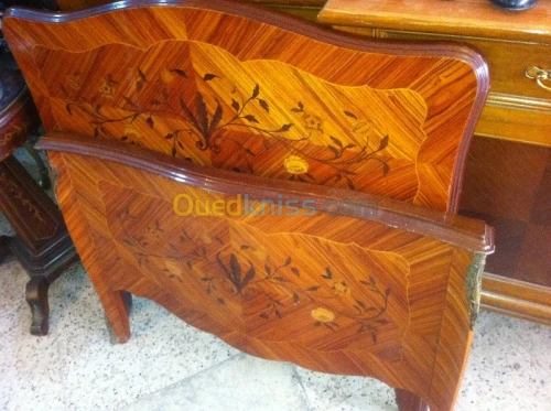 Lit en bois de rose style Louis XV