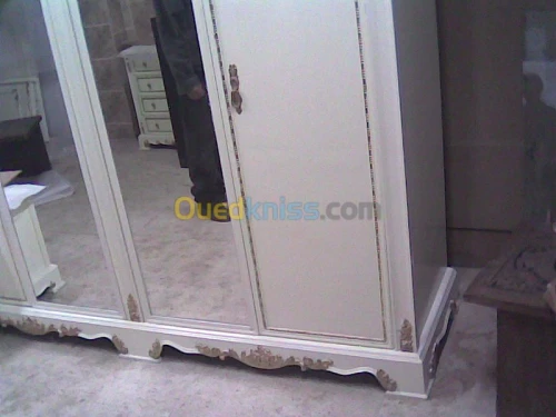 Chambre à coucher blanc ivoire