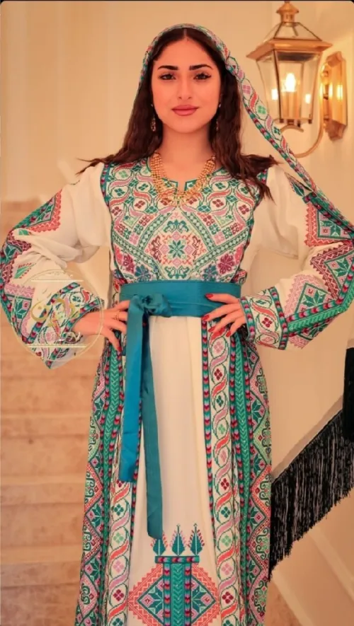 قفاطن رائعة مطروزة بغرزة الحساب 