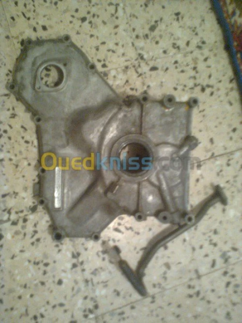 Pompe à l'huile + crépine  bétonnière