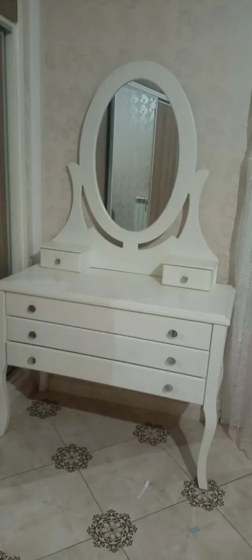 Coiffeuse très bonne qualité avec miroirs