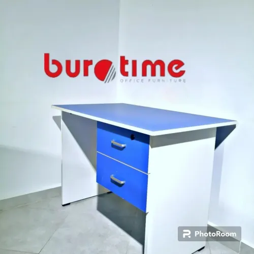 Bureau pour Enfants / Kit table avec chaise pour les colliers  