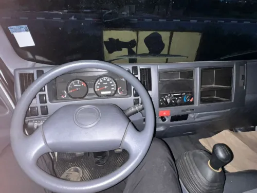 Isuzu NPR 71 2025