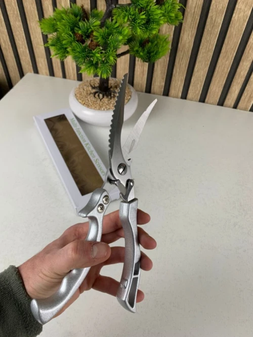 Ciseaux de Cuisine Robusts en Inox  Manche Aluminium Pratique