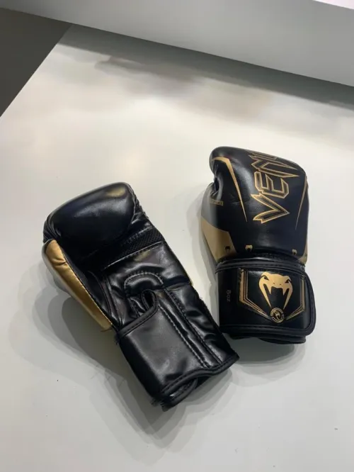 Gants de Boxe Venum Elite  Unisexe, Confort et Performance Professionnelle