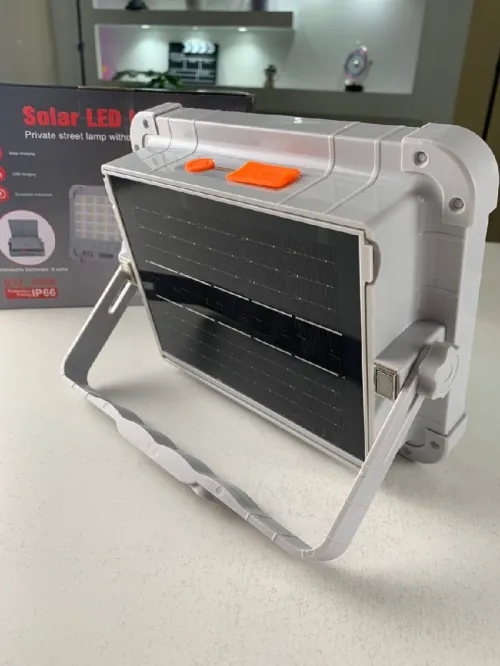 Lampe Solaire Rechargeable LED 300 W Portable et Magnétique 26000LM مصباح محمول قابل للشحن 