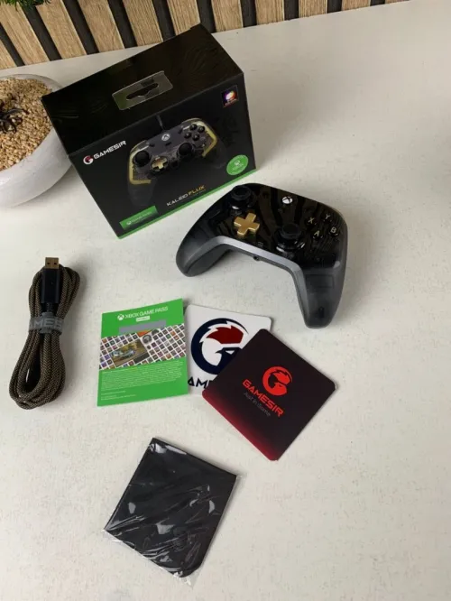 GameSir Kaleid Flux Manette Filaire RGB pour Xbox  Gaming Précis