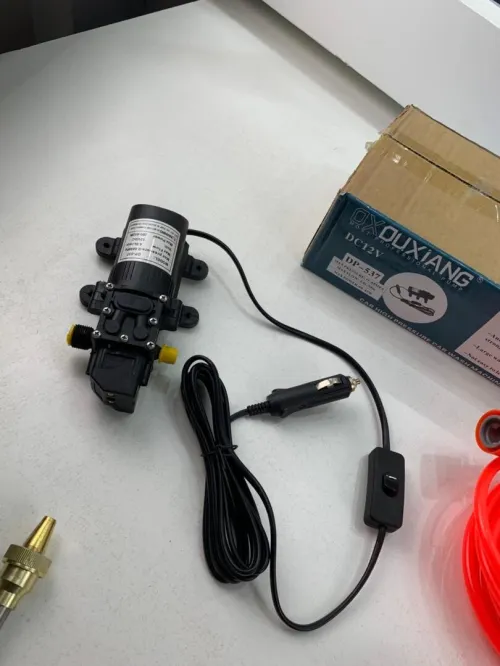 Nettoyeur à Haute Pression avec kit pompe de lavage voiture 12V