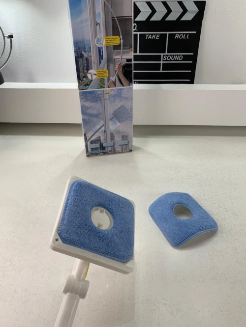 Nettoyeur de vitres avec manche télescopique long