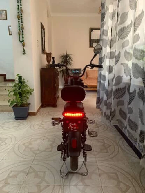 Scoozer دراجة كهربائية 2025