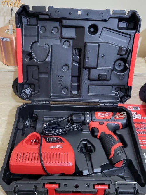 Milwaukee M12 BDD-201B Perceuse-visseuse sans fil Li-ion 12V + batterie + chargeur + mallette