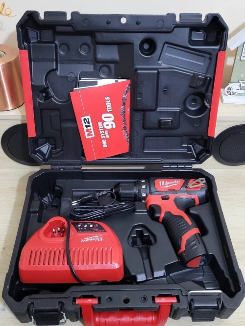 Milwaukee M12 BDD-201B Perceuse-visseuse sans fil Li-ion 12V + batterie + chargeur + mallette