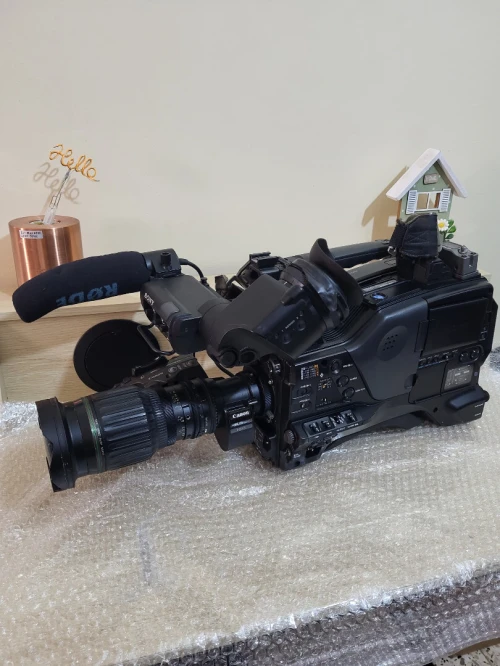 Sony PDW-850 caméra d'épaule professionnel | XDCAM Full HD 422 3CMOS 2/3" + HDVF-200 conçue pour la production vidéo de haute qualité + OBJECTIF Canon HJ 24 ex 7.5B