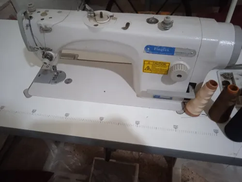 Machine a coudre industrielle 