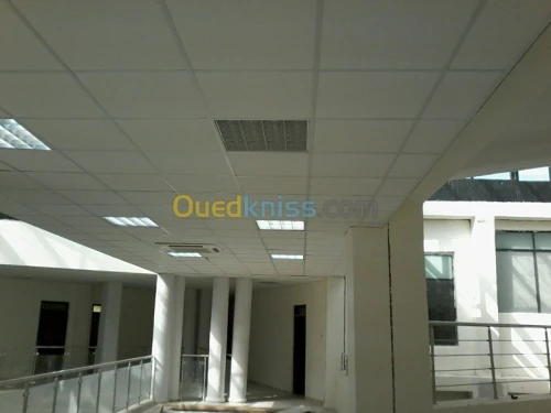 Faux plafond placoplatre. Aluminium Cl