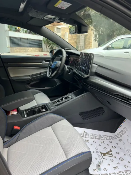 Volkswagen Golf 8 2025 R