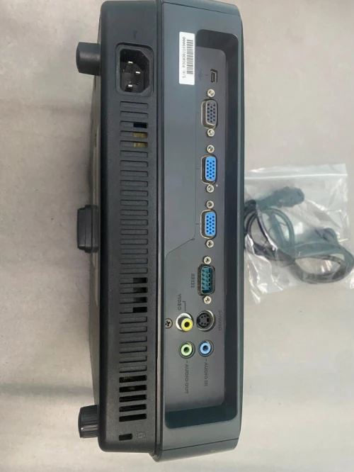 ECRAN DE PROJECTION MOTORISE 1.50 * 1.50 Avec Télé Commande + Interrupteur (Marque MaxiPower)