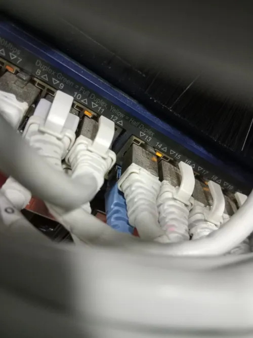 installation et maintenance des caméras de surveillance /réseaux informatiques/ systèmes d'alarme 