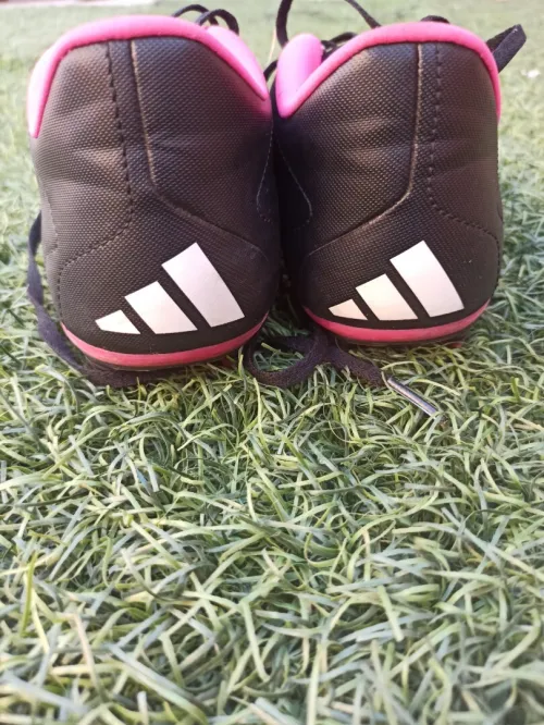 Predator soulier rose