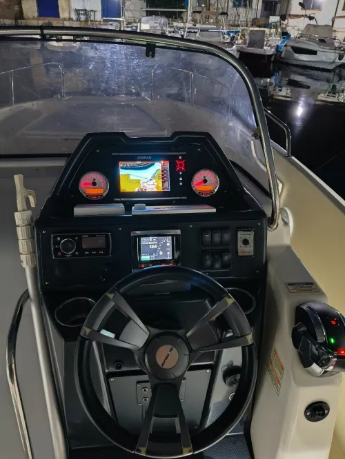 Quicksilver 755 active
