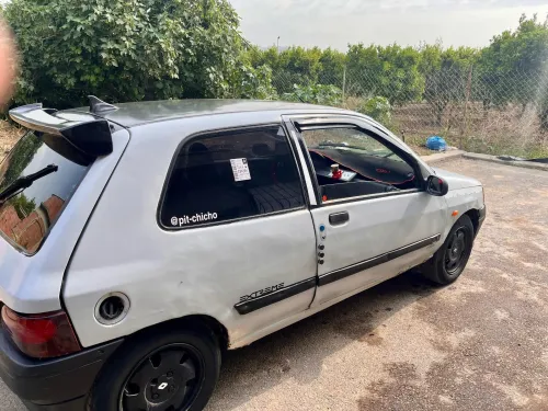 Clio japonais Clio japonais 1997 