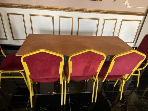 Table neuve pour salle des fête ou traiteur