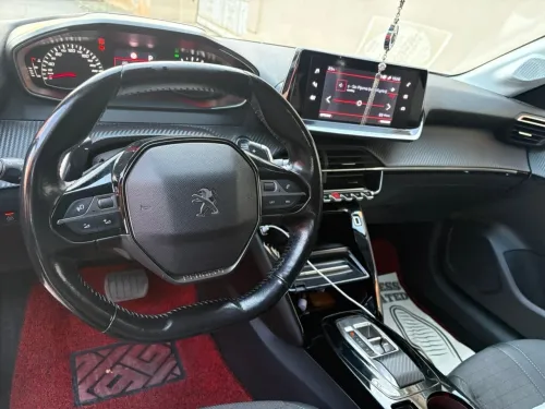 Peugeot 208 2022 Allure