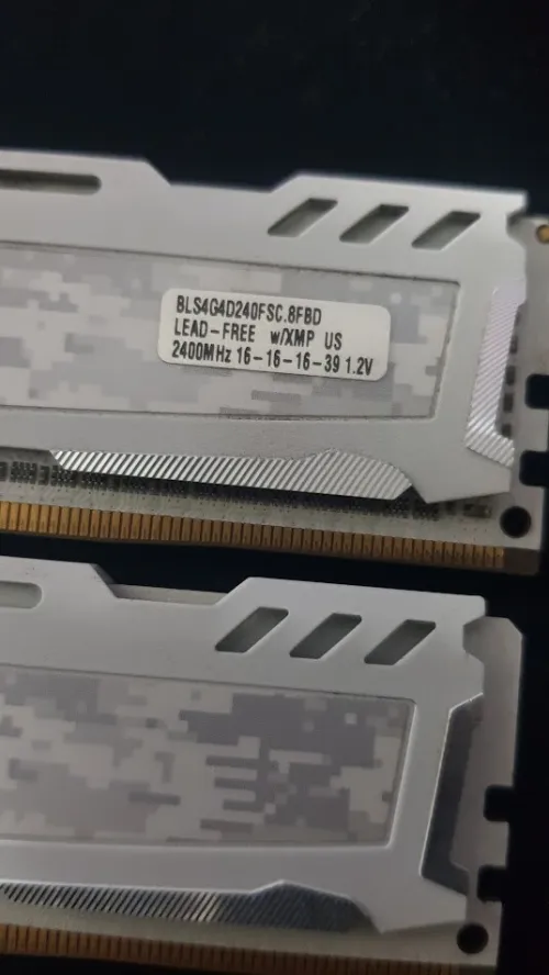(Used) Crucial Ballistix Sport LT WHITE BLS4G4D240FSC 2400 MHz CL16, DDR4 8gb (4x2)