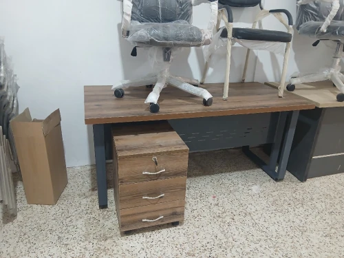 Bureau pied metallique avec caisson mobile