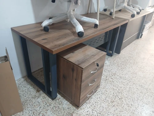 Bureau pied metallique avec caisson mobile