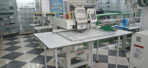 ماكينة الطرز ذات راس الجانبي راس واحد 80-55 machine broderie à tete latérale 1 tete 80-55 feiya tex 