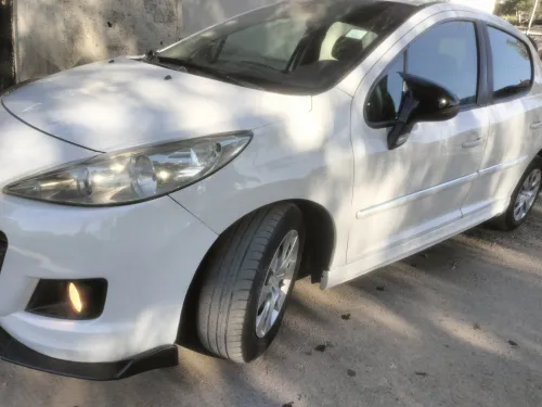 Peugeot 207 2012 