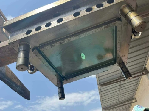 Moule injection de plastiques ( articles de menages)