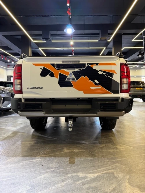 Mitsubishi L200 2026 Black edition
