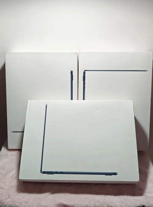 MacBook air 13"M2 16GB 256